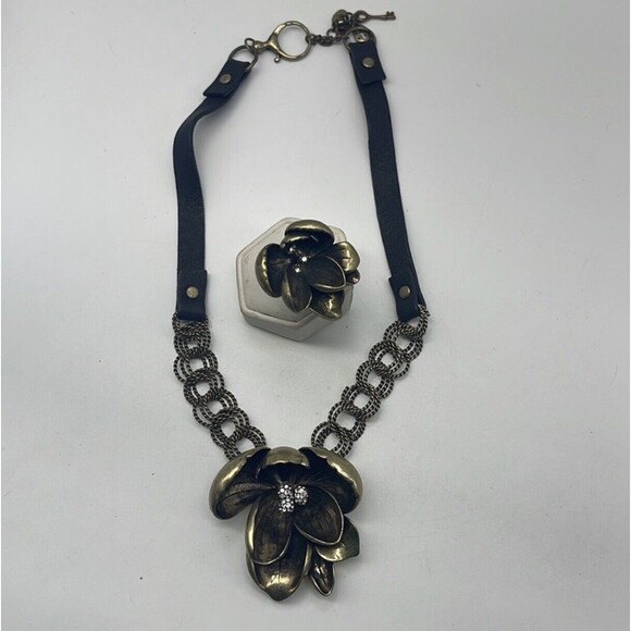 Fossil Leather Gold Tone Metal Flower Necklace & Ring Set - Picture 2 of 10